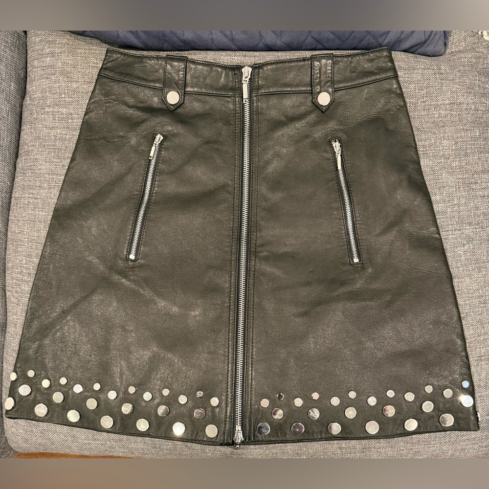 Elie Tahari Zoey Silver Studded Hem Black Leather Zipper Skirt Sz 0 Biker Moto